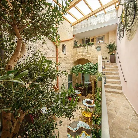 The Heritage Boutique Bed & Breakfast *